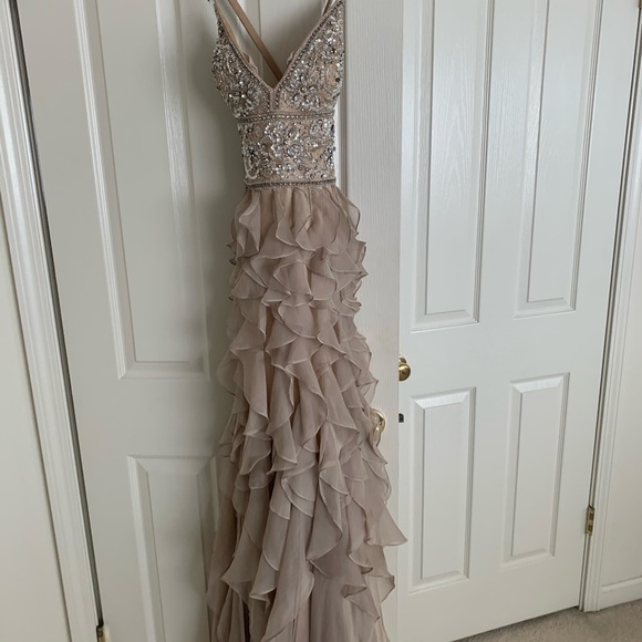 Dress - Picture 4 of 6